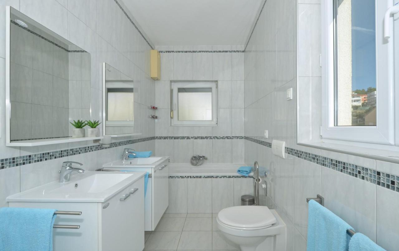 Villa Klaudia Трогир Экстерьер фото