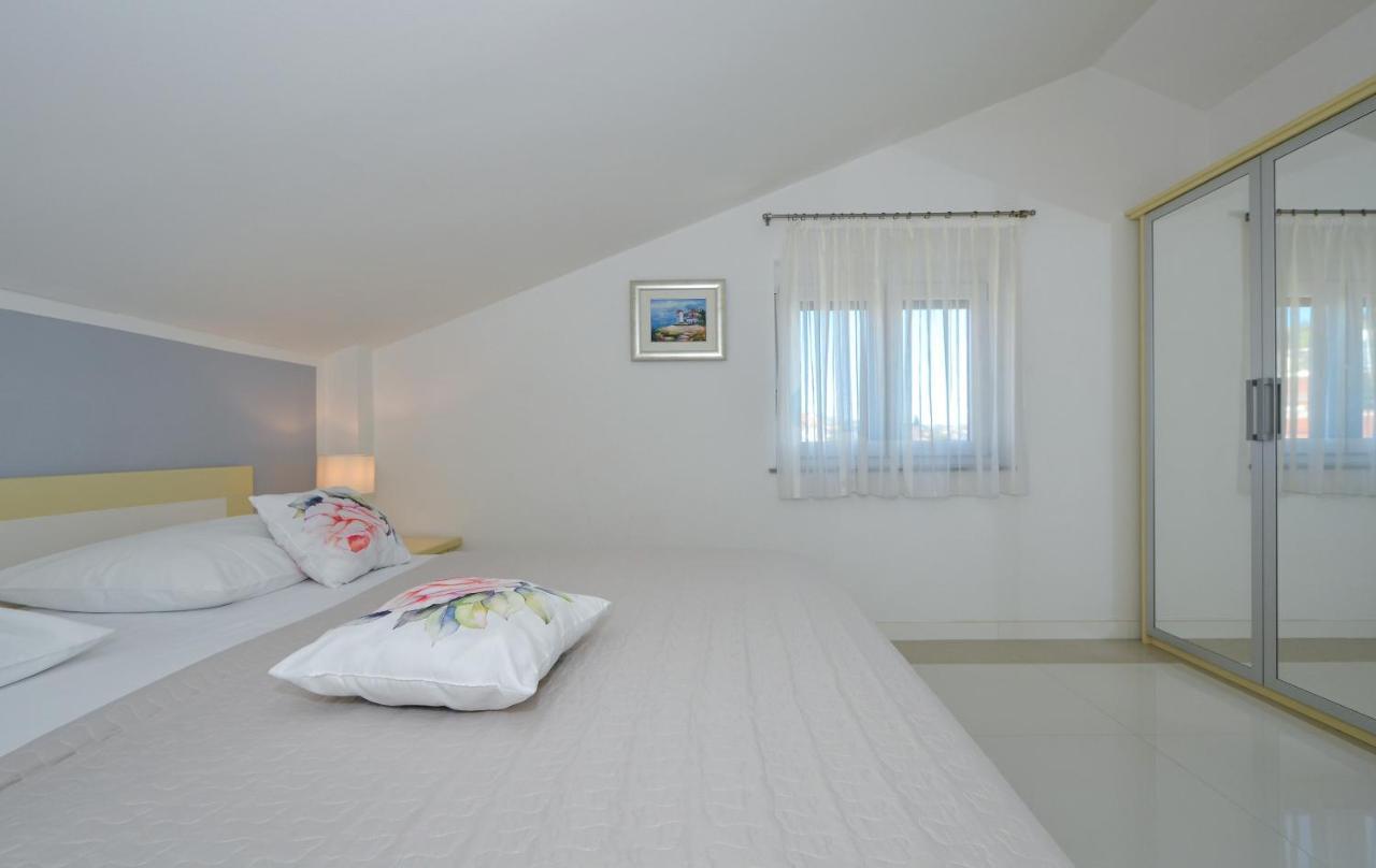 Villa Klaudia Трогир Экстерьер фото