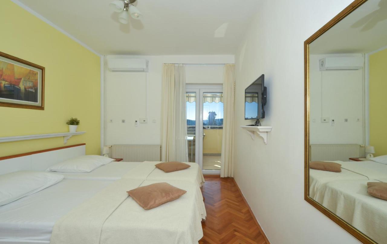 Villa Klaudia Трогир Экстерьер фото