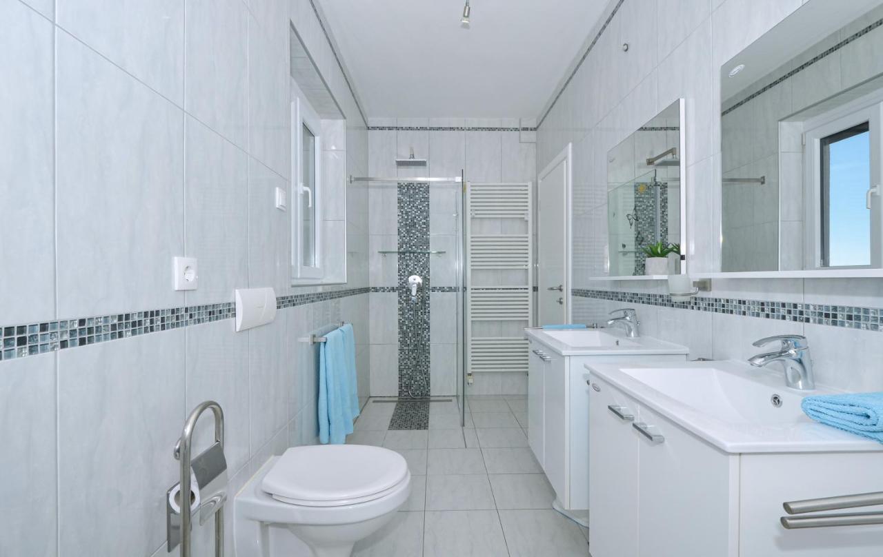Villa Klaudia Трогир Экстерьер фото